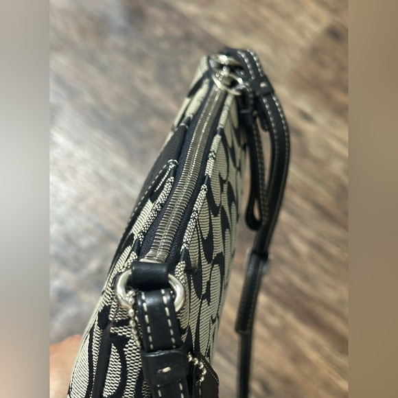 Coach Signature Canvas Crossbody Bag - Picture 6 of 8